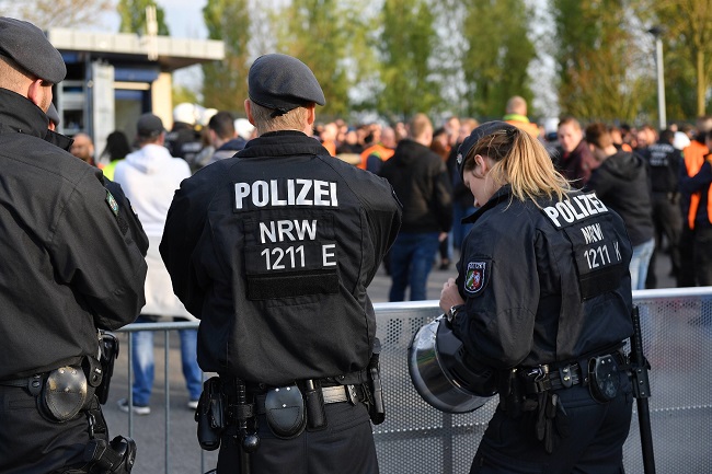 Policie řidiče zadržela (ilustrační foto). Policie řidiče zadržela (ilustrační foto).