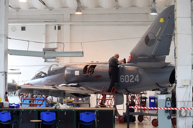 Aero Vodochody postaví čtyři letouny L-159.
