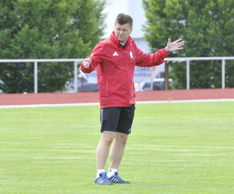 Dušan Uhrin mladší už vede fotbalisty Mladé Boleslavi. Dušan Uhrin mladší už vede fotbalisty Mladé Boleslavi.