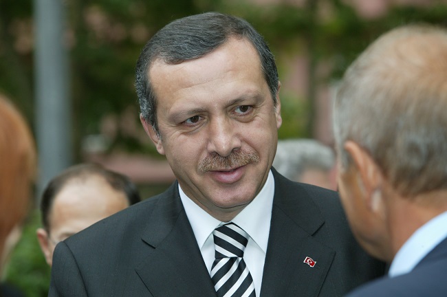 USA vydaly zatykače na 12 členů Erdoganovy ochranky. USA vydaly zatykače na 12 členů Erdoganovy ochranky.
