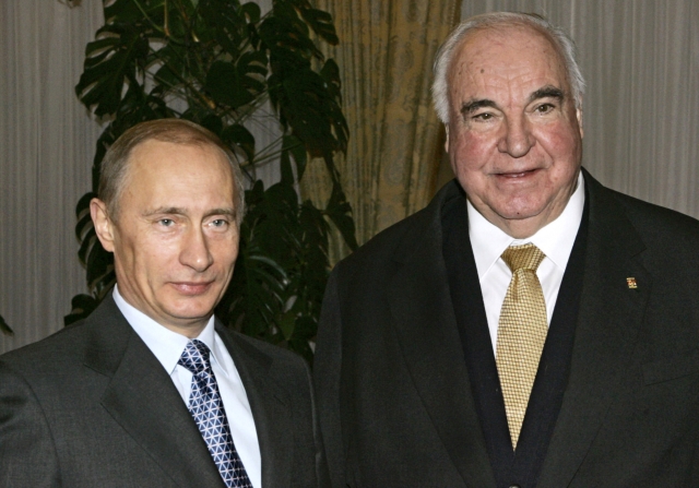 Vladimir Putin a Helmut Kohl v roce 2006.