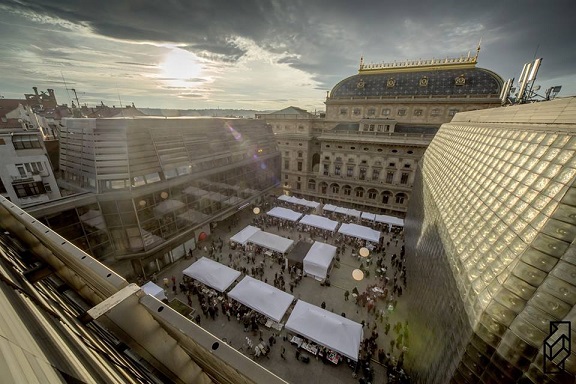 Piazzetta u Národního divadla. Piazzetta u Národního divadla.