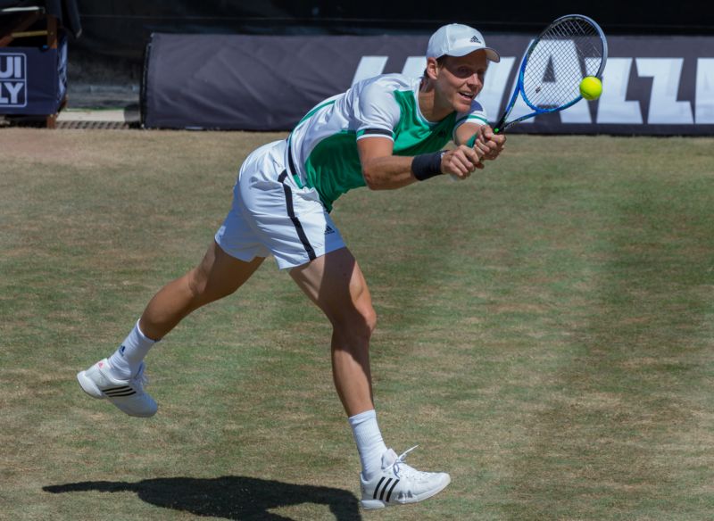 Český tenista Tomáš Berdych ve čtvrtfinálovém zápase proti Felicianu Lópezovi na turnaji ve Stuttgartu Český tenista Tomáš Berdych ve čtvrtfinálovém zápase proti Felicianu Lópezovi na turnaji ve Stuttgartu