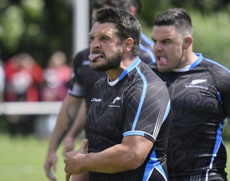 Ragbisté All Blacks při exhibičním zápase v Praze. Ragbisté All Blacks při exhibičním zápase v Praze.