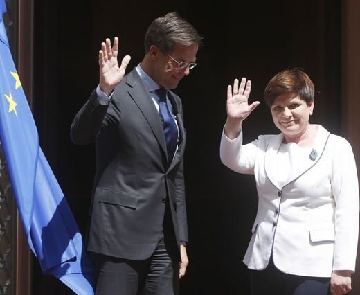 Premiér Nizozemska Mark Rutte a polská premiérka Beata Szydlová. Premiér Nizozemska Mark Rutte a polská premiérka Beata Szydlová.