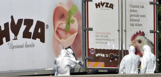 Chladírenský vůz, ve kterém migranti zemřeli. Chladírenský vůz, ve kterém migranti zemřeli.
