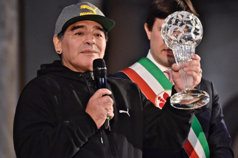 Argentinská fotbalová legenda Diego Maradona. Argentinská fotbalová legenda Diego Maradona.