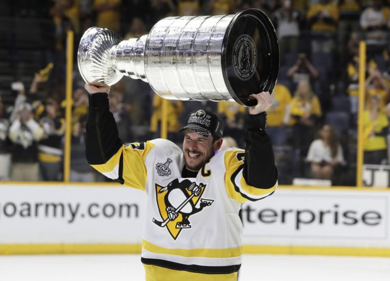 Sidney Crosby je jedním z adeptů na Hartovu trofej.