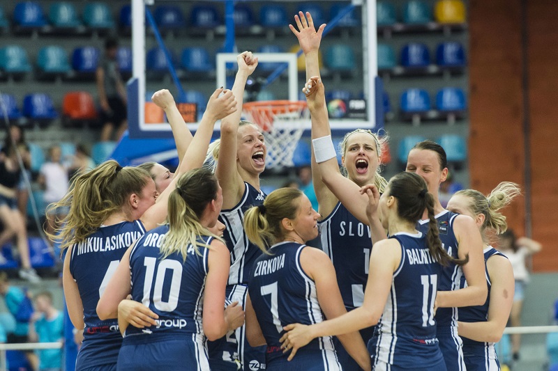 Basketbalistky Slovenska se radují z postupu na mistrovství Evropy nad Ukrajinou