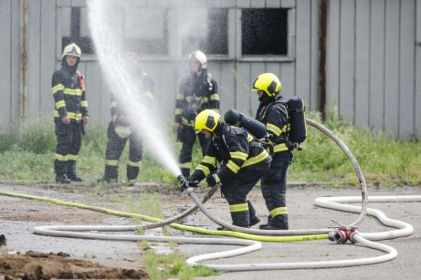 Hasiči v akci (ilustrační foto).