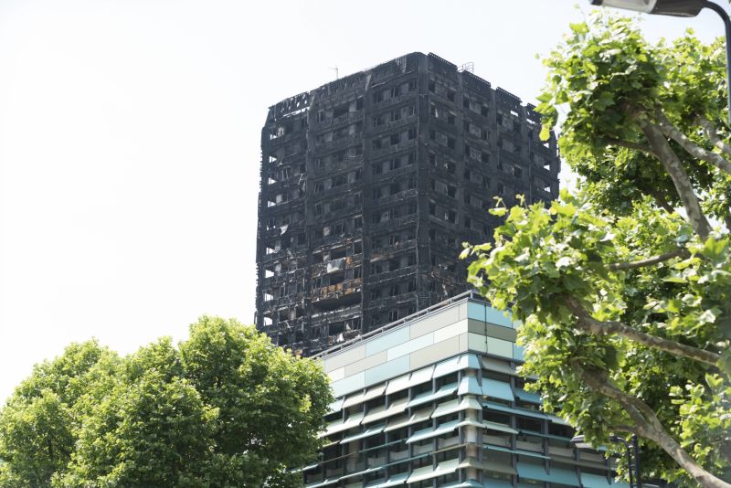 Vyhořelá budova Grenfell Tower.