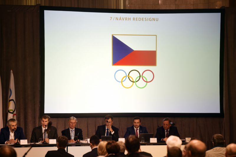 Český olympijský výbor na jednom ze svých jednání. 