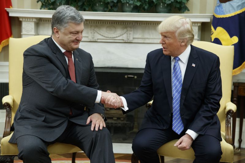 Petro Porošenko a Donald Trump.