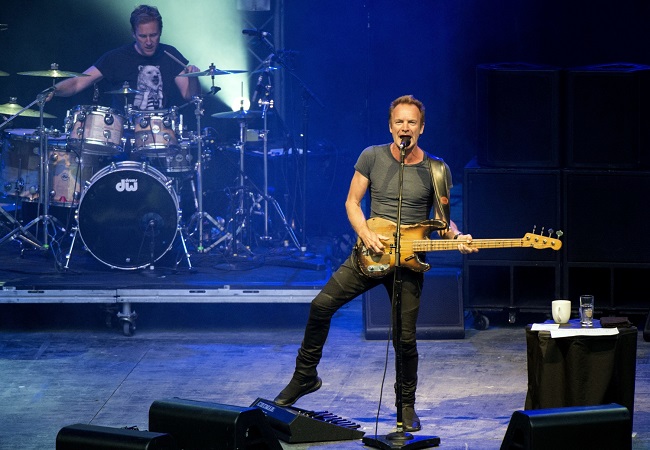 Zpěvák Sting.