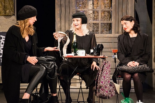 Zleva Ivana Chýlková, Anna Šišková a Jana Stryková.
