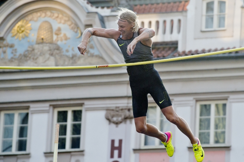 Tyčkař Michal Balner. 