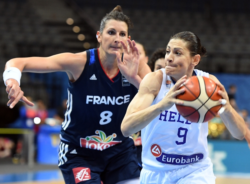 Basketbalistky Francie a Řecka na evropském šampionátu v Čechách (ilustrační foto).