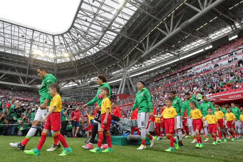 Fotbalisté Ruska a Mexika nastupují k zápasu při Poháru FIFA, který Rusko momentálně hostí.