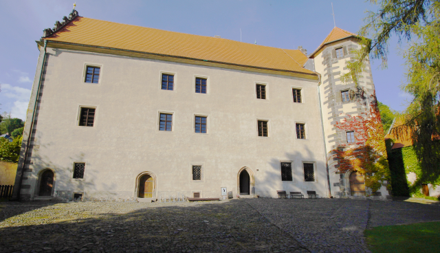 Horní zámek Benešov nad Ploučnicí.