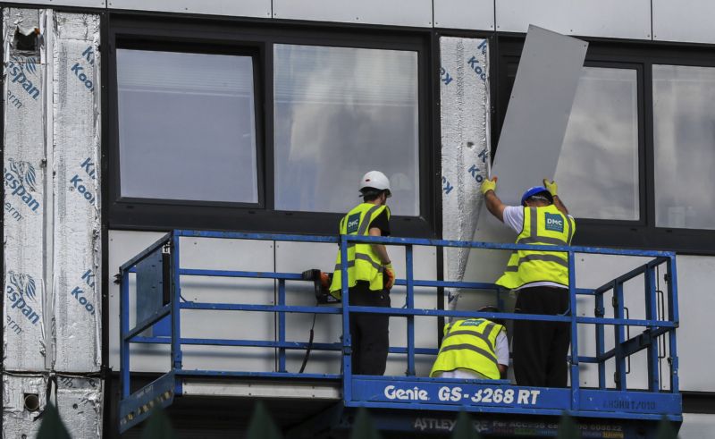 Nevyhovující tepelná izolace bude odstraněna. Nevyhovující tepelná izolace bude odstraněna.