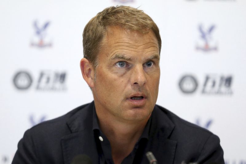 Bývalý trenér Ajaxu či Interu Milán Nizozemec Frank De Boer. Bývalý trenér Ajaxu či Interu Milán Nizozemec Frank De Boer.