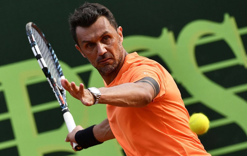 Legendární fotbalový obránce Paolo Maldini při utkání Challengeru ATP v Miláně.