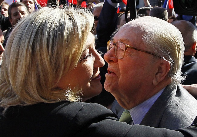 Marine Le Penová a Jean Marie Le Pen. Marine Le Penová a Jean Marie Le Pen.