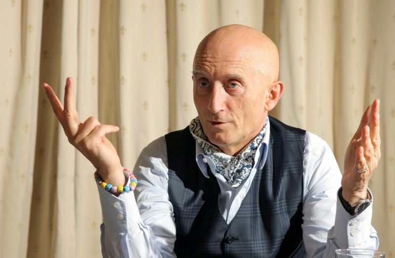Senátor Ivo Valenta. Senátor Ivo Valenta.