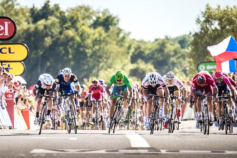 Závěrečný spurt na Tour de France.