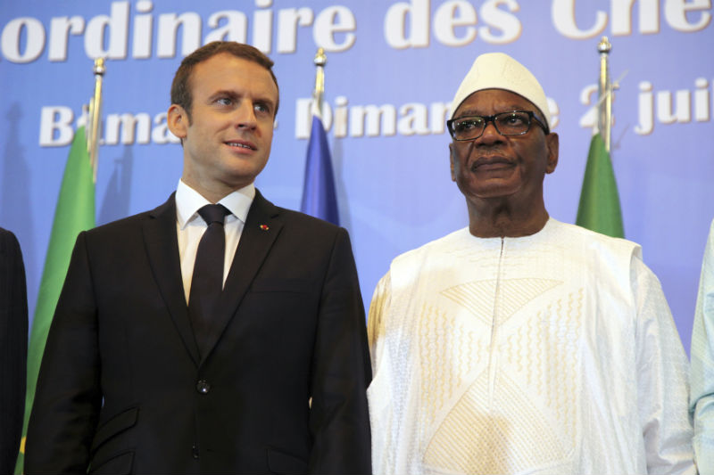 Zleva: Emmanuel Macron a Ibrahim Boubacar Keita. Zleva: Emmanuel Macron a Ibrahim Boubacar Keita.