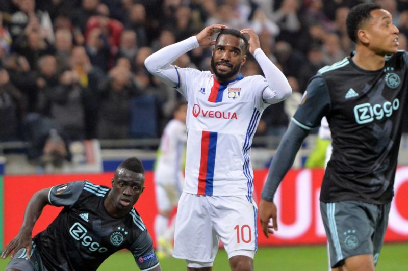Alexandre Lacazette z Lyonu by měl posílit londýnský Arsenal.
