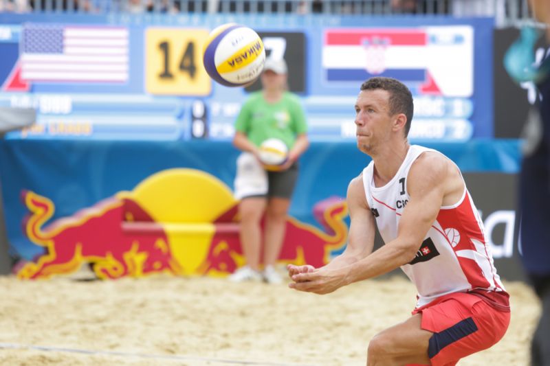 Ivan Perišič si odskočil na beachvolejbalový turnaj.