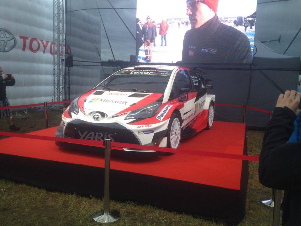 Monopost finských závodníků Latvaly, Hänninena a Lappiho, Toyota Yaris WRC.