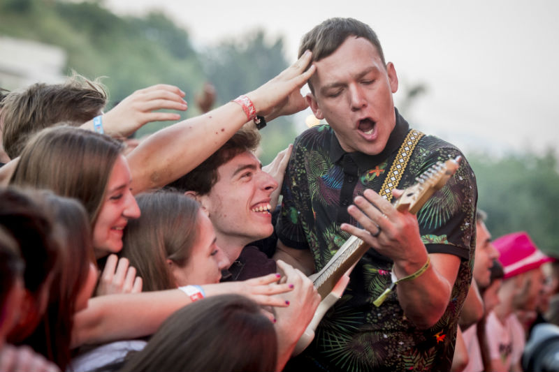 Brad Shultz, kytarista americké skupiny Cage The Elephant.