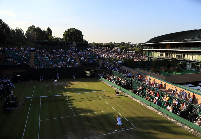 Pohled na kurty v All England Clubu.