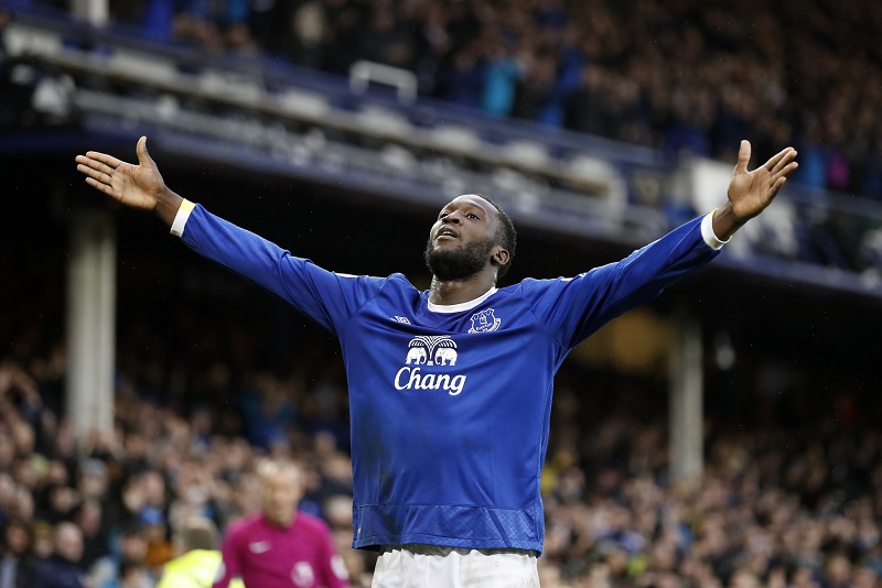 Fotbalový útočník Romelu Lukaku míří z Evertonu do Manchesteru United