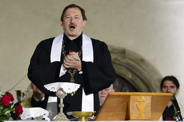 Biskup Církve československé husitské Tomáš Butta.
