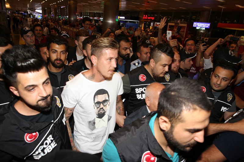 Juraj Kucka přestupuje z AC Milán do Trabzonsporu Juraj Kucka přestupuje z AC Milán do Trabzonsporu