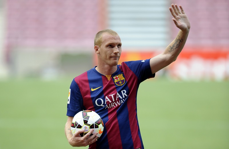 Obránce Jérémy Mathieu skončil v Barceloně a přestoupil do Lisabonu (ilustrační foto)