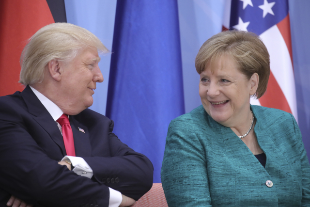 Donald Trump a Angela Merkelová.
