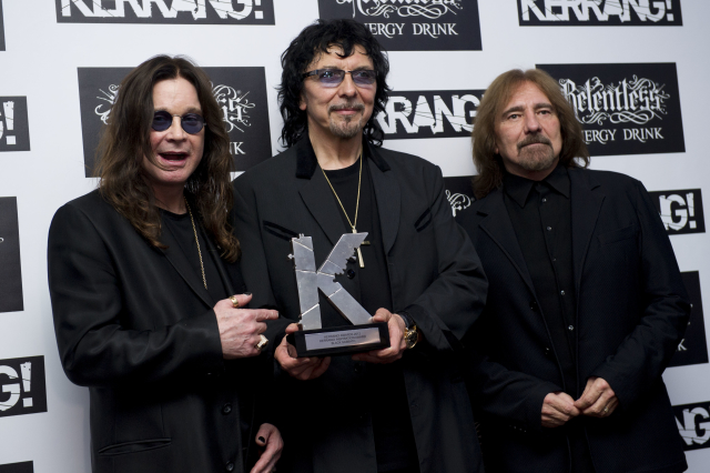 Z leva: Ozzy Osbourne, Tony Iommi a Geezer Butler z Black Sabbath.