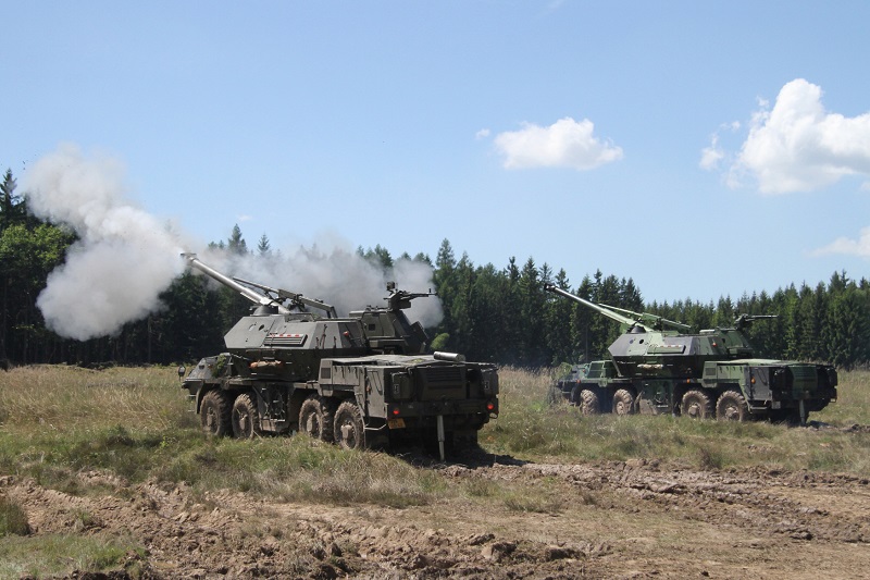 Armáda České republiky, 13. dělostřelecký pluk, samohybná kanonová houfnice DANA, 15 mm ShKH vz. 77, střelby kanonové houfnice ve VVP Jince.