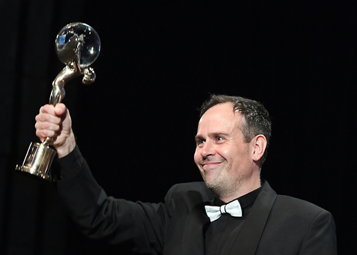 Režisér filmu Křižáček Václav Kadrnka získal na festivalu v Karlových Varech Křišťálový glóbus.