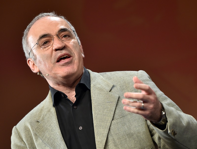 Legendární ruský šachista Garri Kasparov. Legendární ruský šachista Garri Kasparov.