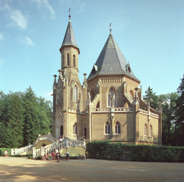 Novogotická monumentální hrobka rodu Schwarzenbergů u Třeboně.