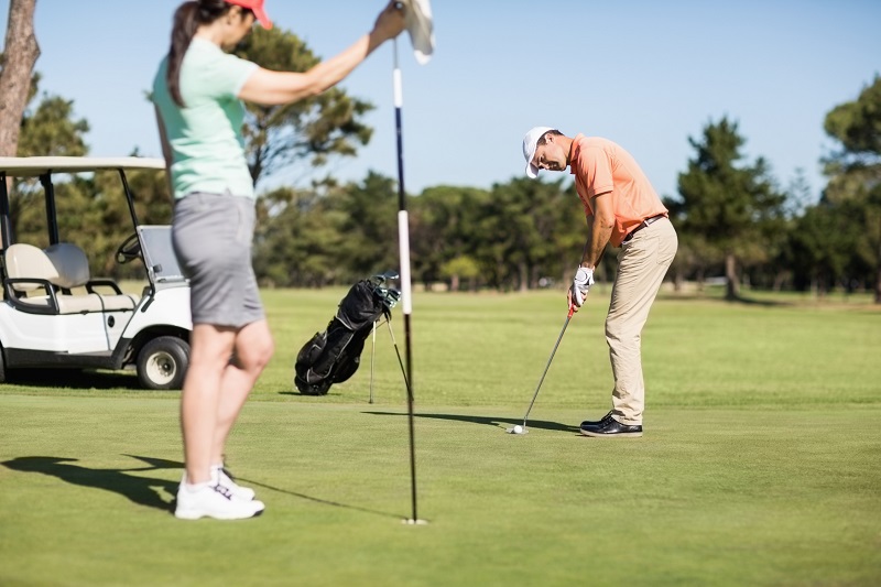 Čtrnáctiletá thajská školačka Atthaya Thitikulová se stala nejmladší vítězkou profesionálního golfového turnaje (ilustrační foto). Čtrnáctiletá thajská školačka Atthaya Thitikulová se stala nejmladší vítězkou profesionálního golfového turnaje (ilustrační foto).