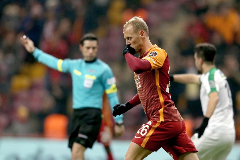 Obranu Sparty by měl posílit Semih Kaya z Galatasary.