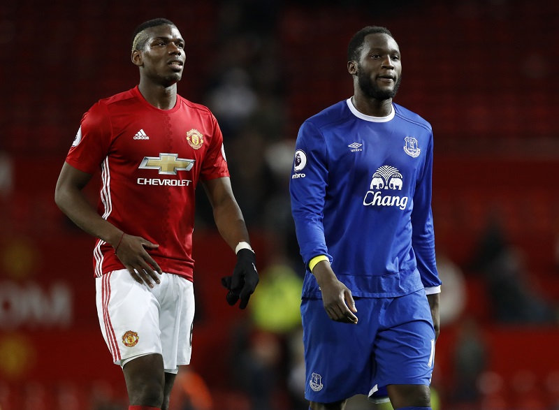 Fotbaloví kamarádi Pogba a Lukaku se teď už budou potkávat ne jako soupeři, ale jako spoluhráči. Fotbaloví kamarádi Pogba a Lukaku se teď už budou potkávat ne jako soupeři, ale jako spoluhráči.