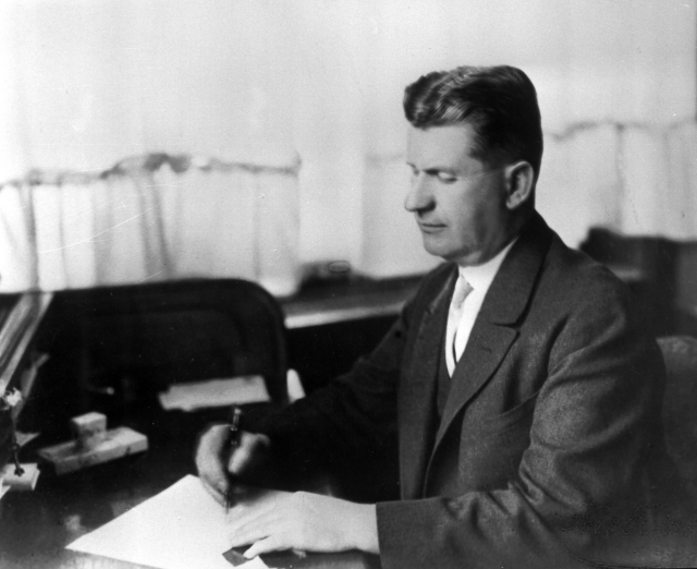 Tomáš Baťa zahynul při leteckém neštěstí. Tomáš Baťa zahynul při leteckém neštěstí.