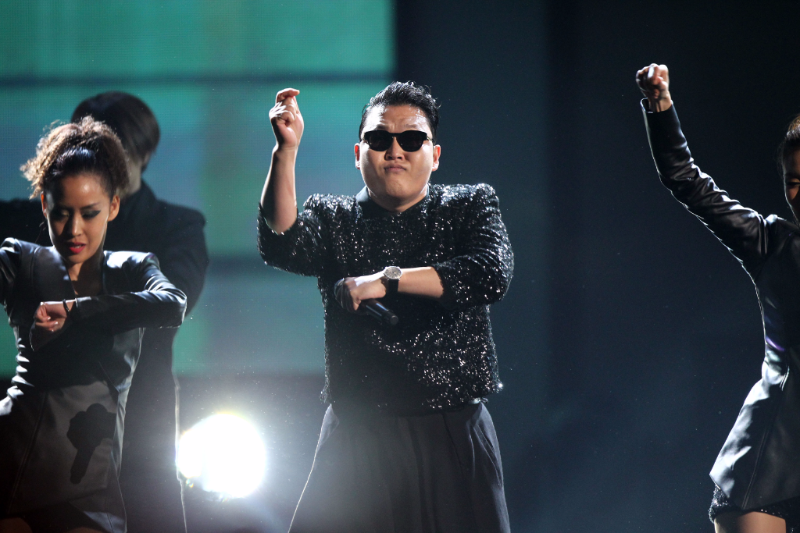 PSY a Gangnam Style.